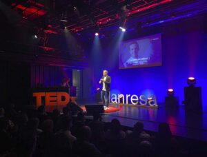 Lluc Crusellas com a ponent a la desena edició de TEDxManresa